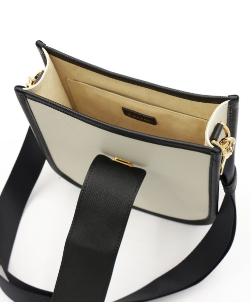 CULLNI(クルニ)の「Clasp lock Leather Mini Shoulder Bag(ショルダーバッグ・メンズ・ブルーグリーン/ブラウン系/ブラック/グレー/オフホワイト・ONESIZE)」の10枚目の写真