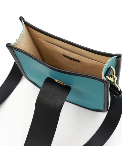 CULLNI(クルニ)の「Clasp lock Leather Mini Shoulder Bag(ショルダーバッグ・メンズ・ブルーグリーン/ブラウン系/ブラック/グレー/オフホワイト・ONESIZE)」の19枚目の写真