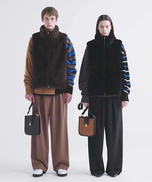 CULLNI(クルニ)の「Clasp lock Leather Mini Shoulder Bag(ショルダーバッグ・メンズ・ブルーグリーン/ブラウン系/ブラック/グレー/オフホワイト・ONESIZE)」の6枚目の写真