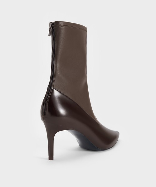 CHARLES & KEITH（チャールズ & キース）の「ポインテッドトゥ スティレットヒールアンクルブーツ（ブーツ・レディース・ブラック系その他7/ダークブラウン/オフホワイト・23.5cm/23cm/24.5cm/22.5cm/25.5cm/25cm）」の16枚目の写真