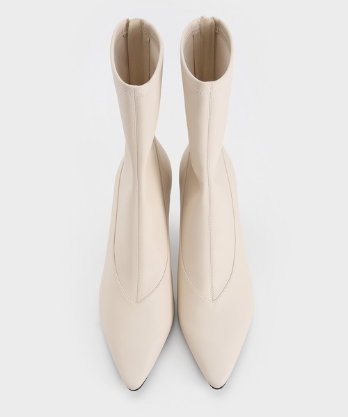 CHARLES & KEITH（チャールズ & キース）の「ポインテッドトゥ スティレットヒールアンクルブーツ（ブーツ・レディース・ブラック系その他7/ダークブラウン/オフホワイト・23.5cm/23cm/24.5cm/22.5cm/25.5cm/25cm）」の22枚目の写真