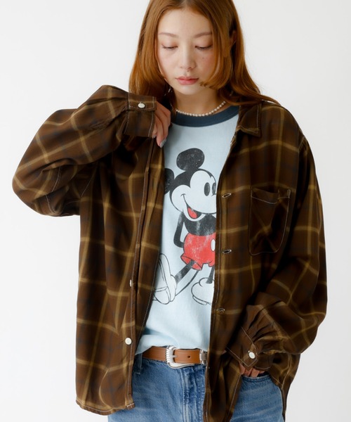 REMI RELIEF（レミレリーフ）の「【REMI RELIEF / レミレリーフ】レーヨンツイルチェックレギュラー シャツ / ユニセックス（シャツ/ブラウス・レディース・サックスブルー/オフホワイト/ブラウン/ピンク/ライトブルー・フリー）」の3枚目の写真