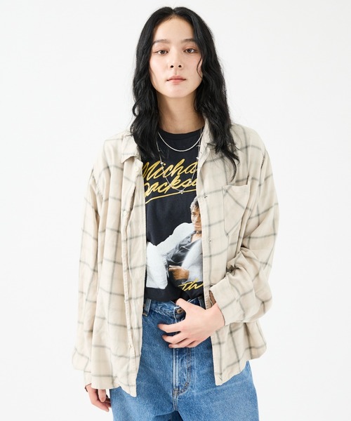 REMI RELIEF（レミレリーフ）の「【REMI RELIEF / レミレリーフ】レーヨンツイルチェックレギュラー シャツ / ユニセックス（シャツ/ブラウス・レディース・サックスブルー/オフホワイト/ブラウン/ピンク/ライトブルー・フリー）」の6枚目の写真