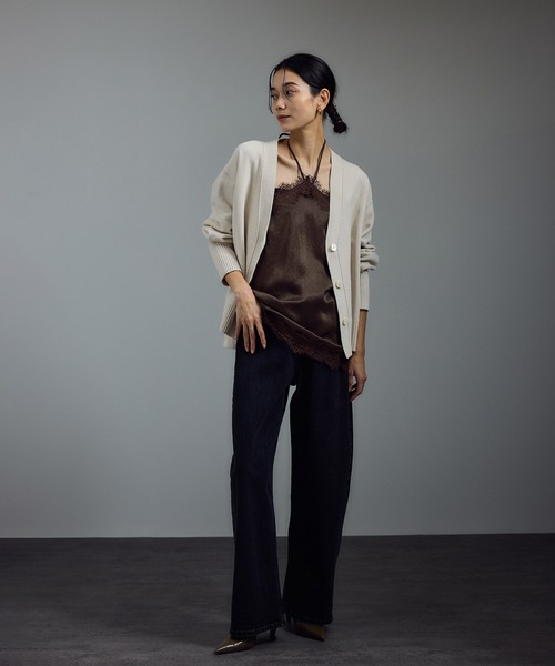 SALON adam et rope'（サロン アダム エ ロペ）の「リバーレース2WAYキャミソール（キャミソール・レディース・ブラウン/ブラック・FREE）」の10枚目の写真