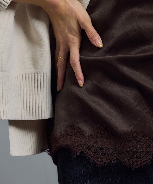 SALON adam et rope'（サロン アダム エ ロペ）の「リバーレース2WAYキャミソール（キャミソール・レディース・ブラウン/ブラック・FREE）」の13枚目の写真