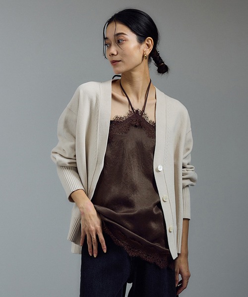 SALON adam et rope'（サロン アダム エ ロペ）の「リバーレース2WAYキャミソール（キャミソール・レディース・ブラウン/ブラック・FREE）」の8枚目の写真