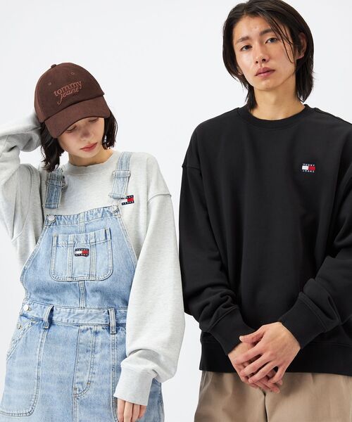 tommy jeans（トミー ジーンズ）の「リラックスバッジクルーネックトレーナー（スウェット・メンズ・ブラック/ライトグレー・X-LARGE/SMALL/LARGE/MEDIUM）」の8枚目の写真