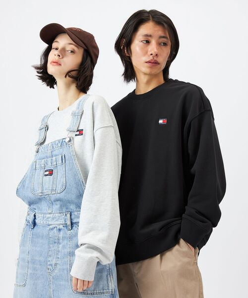 tommy jeans（トミー ジーンズ）の「リラックスバッジクルーネックトレーナー（スウェット・メンズ・ブラック/ライトグレー・X-LARGE/SMALL/LARGE/MEDIUM）」の9枚目の写真