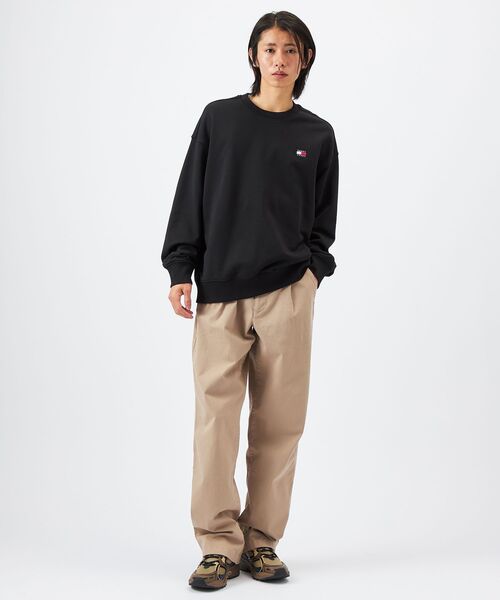 tommy jeans（トミー ジーンズ）の「リラックスバッジクルーネックトレーナー（スウェット・メンズ・ブラック/ライトグレー・X-LARGE/SMALL/LARGE/MEDIUM）」の21枚目の写真