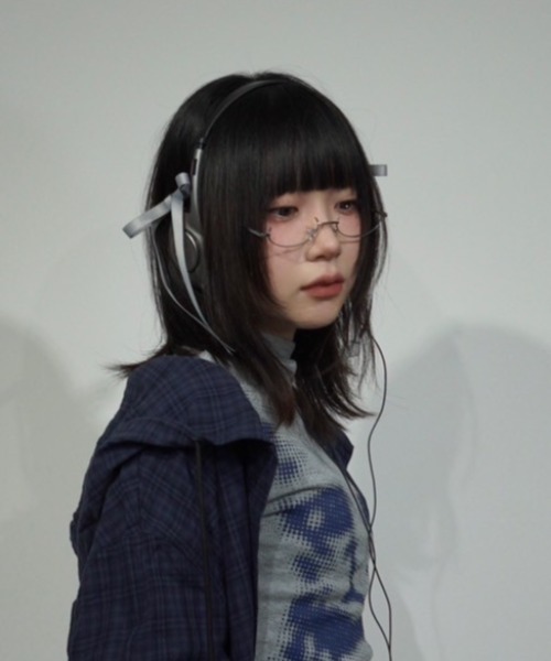 Never mind the XU / Chikashitsu+（ネバーマインド ザ エックスユー / チカシツプラス）の「【Nerd out XU】under rim eye wear / 【ナードアウトエックスユー】アンダーフレームリムレスメガネ（メガネ・メンズ・シルバー/ブラック・ONE SIZE）」の12枚目の写真