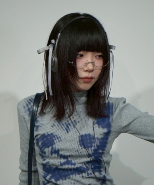 Never mind the XU / Chikashitsu+（ネバーマインド ザ エックスユー / チカシツプラス）の「【Nerd out XU】under rim eye wear / 【ナードアウトエックスユー】アンダーフレームリムレスメガネ（メガネ・メンズ・シルバー/ブラック・ONE SIZE）」の8枚目の写真