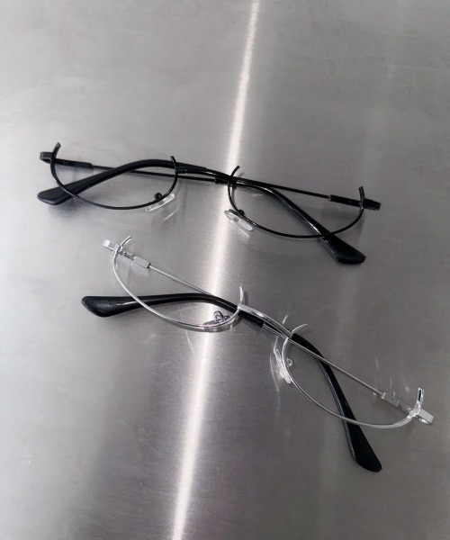 Never mind the XU / Chikashitsu+（ネバーマインド ザ エックスユー / チカシツプラス）の「【Nerd out XU】under rim eye wear / 【ナードアウトエックスユー】アンダーフレームリムレスメガネ（メガネ・メンズ・シルバー/ブラック・ONE SIZE）」の3枚目の写真