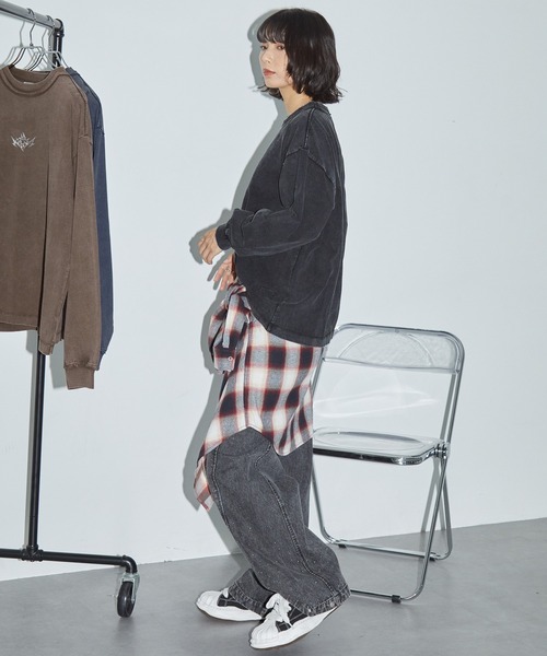 Anchor Smith（アンカー スミス）の「ヴィンテージライク パウダーブリーチ加工 ワンポイントメタルロゴロンT（Tシャツ/カットソー・レディース・ブラック/ネイビー/ブラウン・L/M）」の9枚目の写真