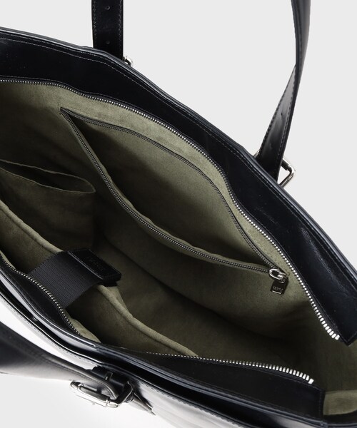 TAKEO KIKUCHI（タケオキクチ）の「アニリンレザー トート（トートバッグ・メンズ・ブラック/ダークブラウン・00）」の22枚目の写真