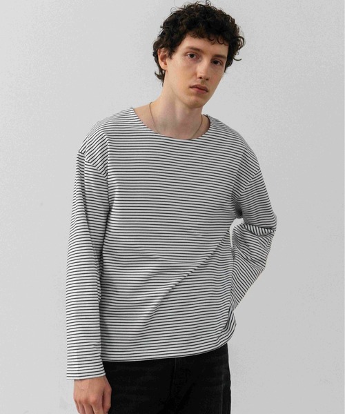 LURAKU(ルラク)の「【LURAKU】Open Neck Short Length Tee / LURAKU オープンネック短丈カットソー(Tシャツ/カットソー・メンズ・オフホワイト/ブラック/ホワイト系その他/グレー・LARGE/MEDIUM/SMALL)」の2枚目の写真