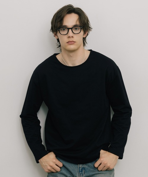 LURAKU（ルラク）の「〇【LURAKU】Open Neck Short Length Tee / LURAKU オープンネック短丈Tシャツ（Tシャツ/カットソー・メンズ・オフホワイト/ブラック・L/M/S）」の2枚目の写真