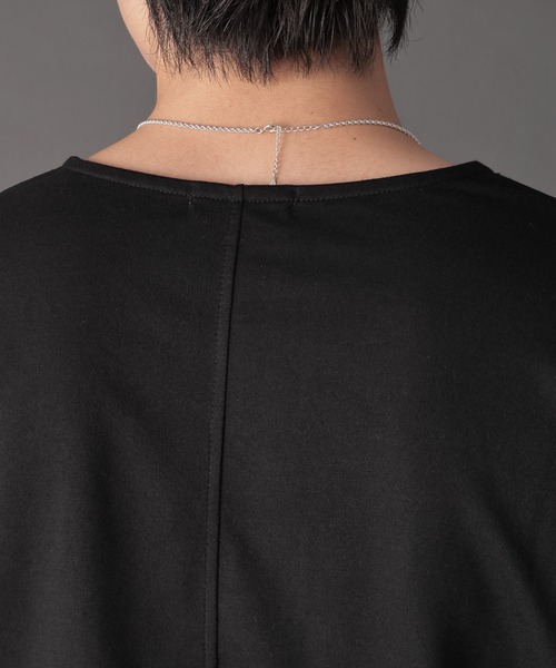 LURAKU（ルラク）の「〇【LURAKU】Open Neck Short Length Tee / LURAKU オープンネック短丈Tシャツ（Tシャツ/カットソー・メンズ・オフホワイト/ブラック・L/M/S）」の20枚目の写真