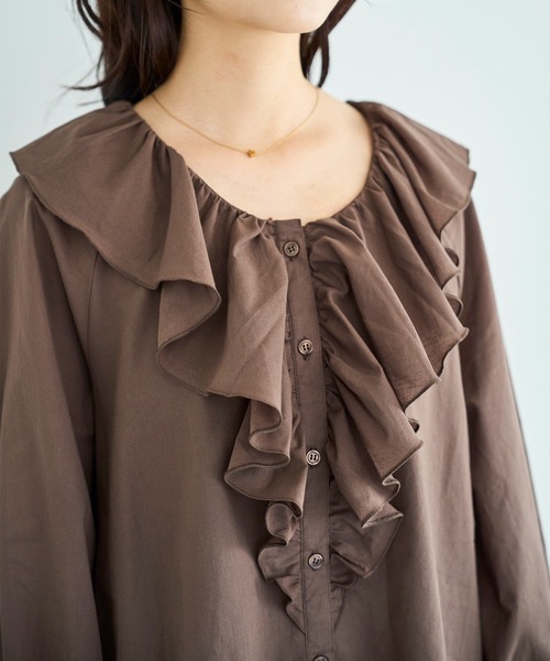 mil（ミル）の「ラッフルフリルカラー コットンブラウス【588089】（シャツ/ブラウス・レディース・オフホワイト/チャコールグレー/ブラウン・ONE SIZE）」の19枚目の写真