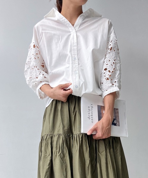 AS KNOW AS plus（アズノゥアズプラス）の「♪袖レース5分袖スキッパーシャツ（シャツ/ブラウス・レディース・ネイビー系/チャコールグレー/オフホワイト/ライトカーキ/ブルー系/ブラウン系・FREE）」の2枚目の写真