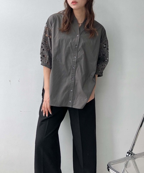 AS KNOW AS plus（アズノゥアズプラス）の「♪袖レース5分袖スキッパーシャツ（シャツ/ブラウス・レディース・ネイビー系/チャコールグレー/オフホワイト/ライトカーキ/ブルー系/ブラウン系・FREE）」の16枚目の写真