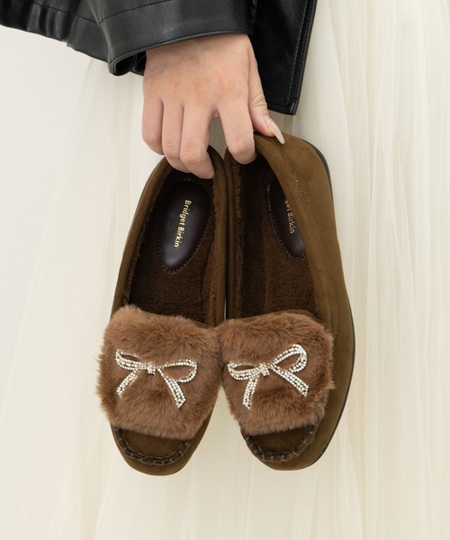 Bridget Birkin(ブリジットバーキン)の「【Bridget Birkin】キラキラリボンムートンシューズ(551662)(モカシン/デッキシューズ・レディース・ブラック系その他/ベージュ系その他/グレイッシュベージュ・24.5/24/23.5/23/22.5)」の3枚目の写真