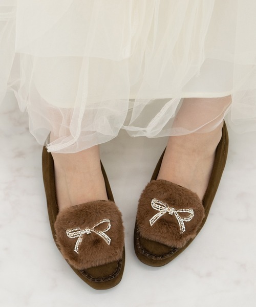 Bridget Birkin(ブリジットバーキン)の「【Bridget Birkin】キラキラリボンムートンシューズ(551662)(モカシン/デッキシューズ・レディース・ブラック系その他/ベージュ系その他/グレイッシュベージュ・24.5/24/23.5/23/22.5)」の9枚目の写真