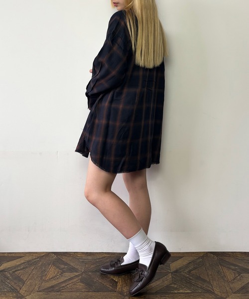 NICOLE CLUB(ニコル クラブ)の「オンブレチェックシャツ(シャツ/ブラウス・レディース・ブラウン/ネイビー/オフホワイト・MEDIUM)」の12枚目の写真