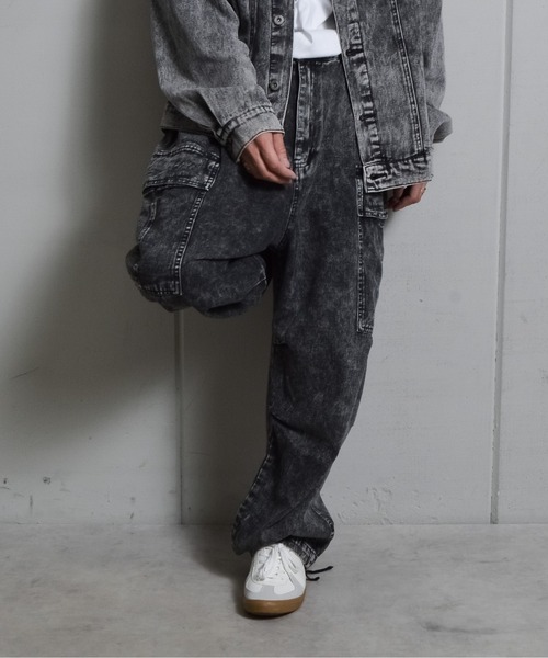 DOUBLE STEAL（ダブルスティール）の「ケミカルイージーデニムカーゴパンツ（カーゴパンツ・メンズ・ブラック/ブルー・LARGE/MEDIUM）」の4枚目の写真