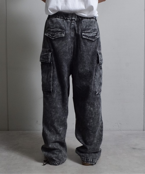 DOUBLE STEAL（ダブルスティール）の「ケミカルイージーデニムカーゴパンツ（カーゴパンツ・メンズ・ブラック/ブルー・LARGE/MEDIUM）」の6枚目の写真