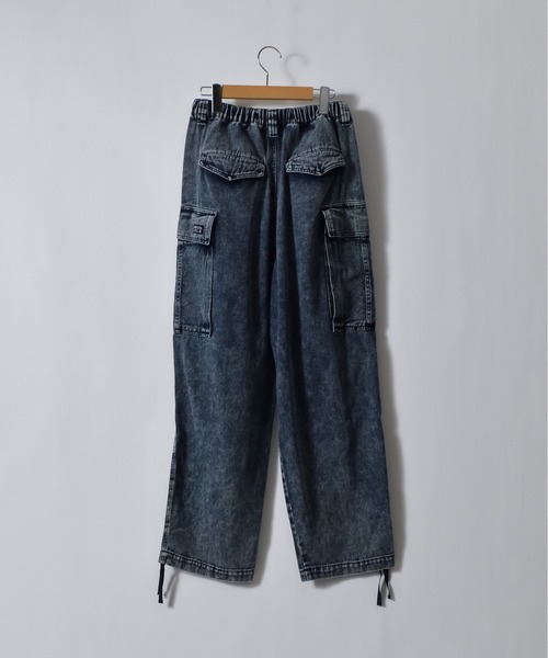 DOUBLE STEAL（ダブルスティール）の「ケミカルイージーデニムカーゴパンツ（カーゴパンツ・メンズ・ブラック/ブルー・LARGE/MEDIUM）」の14枚目の写真