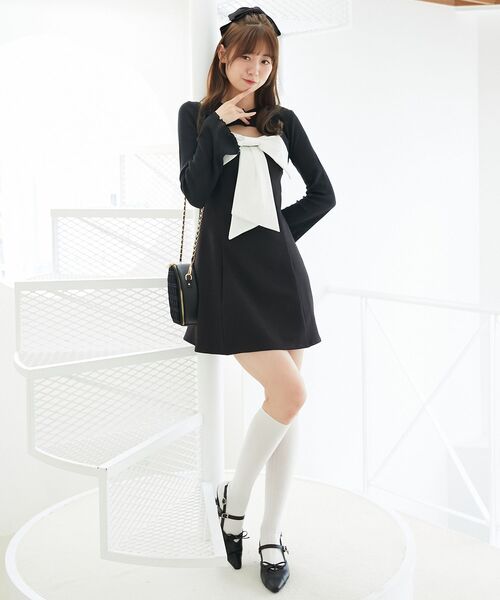 MAJESTIC LEGON（マジェスティックレゴン）の「キラキラビッグリボンミニワンピ（ワンピース・レディース・グレー/ブラック/ベージュ・MEDIUM）」の11枚目の写真