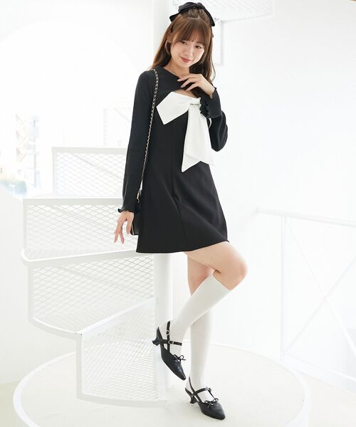 MAJESTIC LEGON（マジェスティックレゴン）の「キラキラビッグリボンミニワンピ（ワンピース・レディース・グレー/ブラック/ベージュ・MEDIUM）」の12枚目の写真