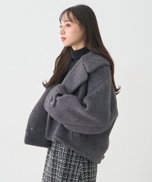 earth music&ecology（アースミュージックアンドエコロジー）の「【WEB限定】シャギーショートコート（ブルゾン・レディース・チャコールグレー/アイボリー/ベージュ/チェック・FREE）」の7枚目の写真