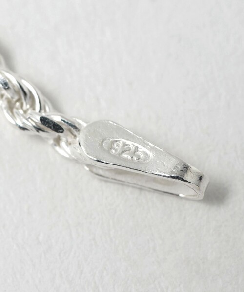 BEAUTY&YOUTH UNITED ARROWS（ビューティーアンドユースユナイテッドアローズ）の「SILVER925 ツイスト チェーン ネックレス 50（ネックレス・メンズ・シルバー・FREE）」の2枚目の写真