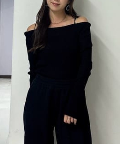 rienda（リエンダ）の「Rロゴバックリボンオフショルニットトップス 秋服 冬服（ニット/セーター・レディース・ホワイト/ライトブルー/ブラック/ベージュ・FREE）」の13枚目の写真