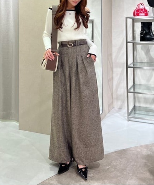 rienda（リエンダ）の「Rロゴバックリボンオフショルニットトップス 秋服 冬服（ニット/セーター・レディース・ホワイト/ライトブルー/ブラック/ベージュ・FREE）」の7枚目の写真