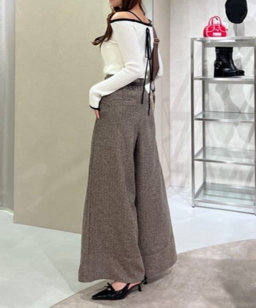 rienda（リエンダ）の「Rロゴバックリボンオフショルニットトップス 秋服 冬服（ニット/セーター・レディース・ホワイト/ライトブルー/ブラック/ベージュ・FREE）」の8枚目の写真