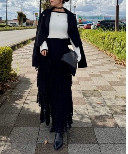rienda（リエンダ）の「Rロゴバックリボンオフショルニットトップス 秋服 冬服（ニット/セーター・レディース・ホワイト/ライトブルー/ブラック/ベージュ・FREE）」の5枚目の写真
