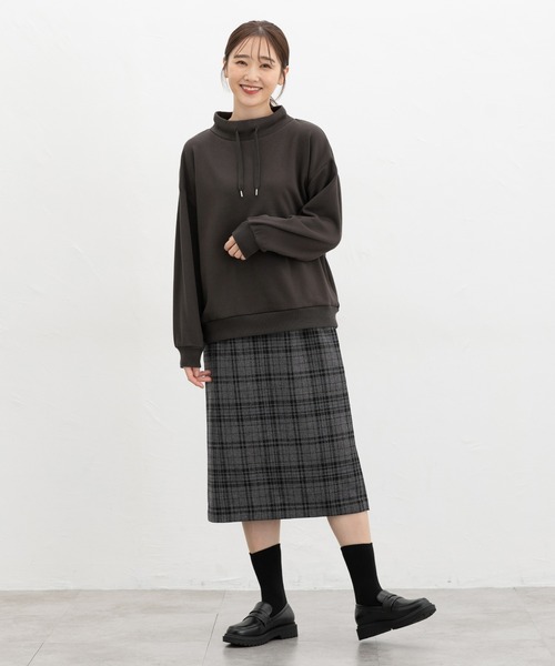 Honeys(ハニーズ)の「【ハニぽか】スタンドゆるトップス(スウェット・レディース・杢グレー/ピンク/サックスブルー/ベージュ/スミクロ/オートミール・S/M/LL/L)」の16枚目の写真