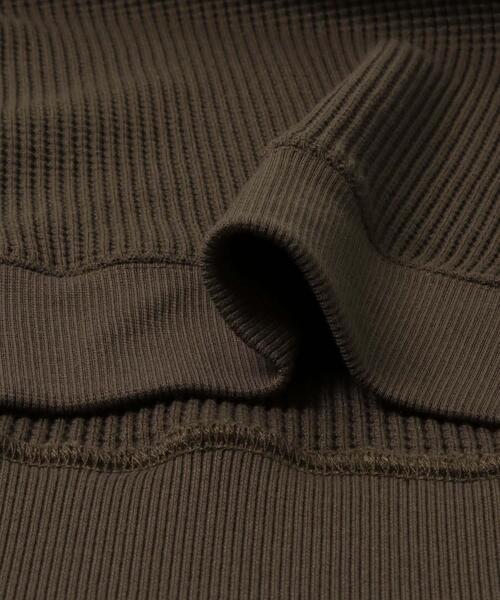 URBAN RESEARCH DOORS（アーバンリサーチドアーズ）の「『UR TECH』ワッフルロングスリーブTシャツ（Tシャツ/カットソー・メンズ・ブラウン/ホワイト系その他/チャコールグレー・MEDIUM/LARGE）」の13枚目の写真