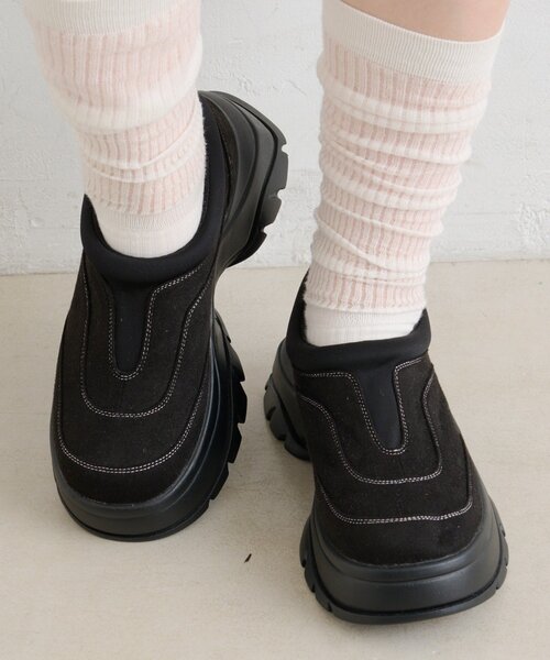 w closet（ダブルクローゼット）の「ボリュームソールスリッポン（ブーツ・レディース・ブラウン/ブラック・MEDIUM/LARGE）」の3枚目の写真
