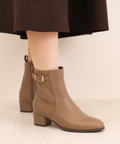 ラウンドトゥ ベルトデザインショートブーツ（ブーツ）｜artemis by