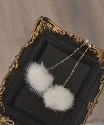 VIBGYOR Women | 【float】ふわふわ ホワイト ファー ゴールド ロングチェーン ピアス(ピアス（両耳用）)