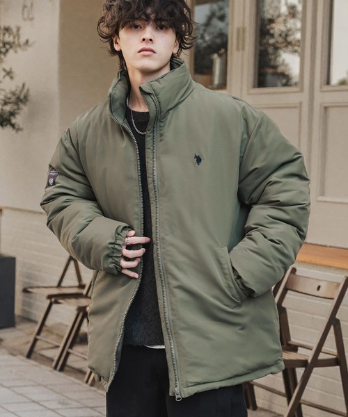 U.S. POLO ASSN.（ユーエスポロアッスン）の「U.S. POLO ASSN. ユーエスポロアッスン オーバーサイズワンポイントロゴ刺繍中綿ジャケット/スタンドネックブルゾン（ダウンジャケット/コート・メンズ・ベージュ/カーキ/ブラック/アイボリー・LL/L/M）」の4枚目の写真