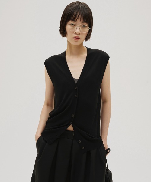 TODAYFUL(トゥデイフル)の「Tencelsilk Knit Vest(ベスト・レディース・キナリ/ブラック/ダークブラウン・FREE)」の3枚目の写真