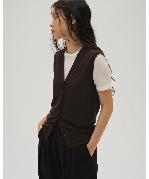 TODAYFUL(トゥデイフル)の「Tencelsilk Knit Vest(ベスト・レディース・キナリ/ブラック/ダークブラウン・FREE)」の8枚目の写真