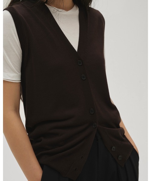 TODAYFUL(トゥデイフル)の「Tencelsilk Knit Vest(ベスト・レディース・キナリ/ブラック/ダークブラウン・FREE)」の9枚目の写真