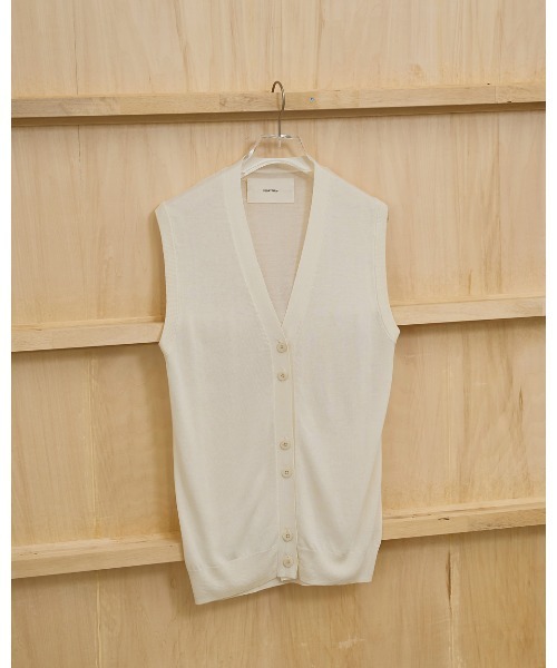 TODAYFUL(トゥデイフル)の「Tencelsilk Knit Vest(ベスト・レディース・キナリ/ブラック/ダークブラウン・FREE)」の13枚目の写真