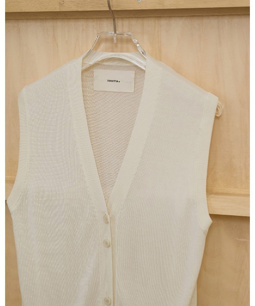 TODAYFUL(トゥデイフル)の「Tencelsilk Knit Vest(ベスト・レディース・キナリ/ブラック/ダークブラウン・FREE)」の14枚目の写真
