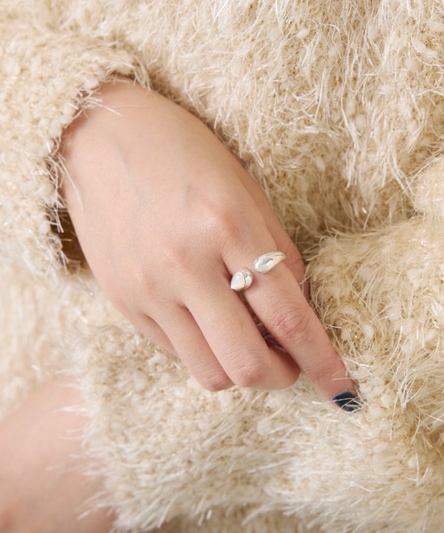 PAPILLONNER（パピヨネ）の「アシメリング（リング・レディース・シルバー・FREE）」の2枚目の写真